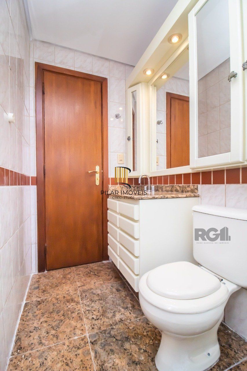 Casa de Condomínio 3 dormitórios no bairro Menino Deus
