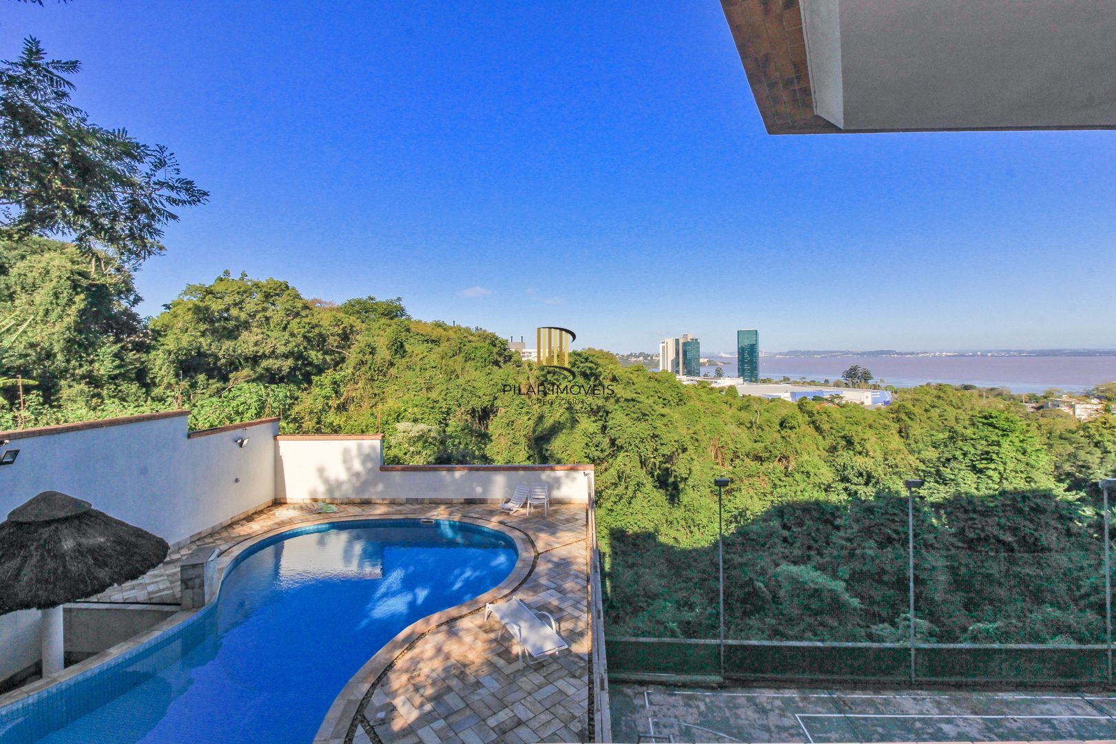 Apartamento alto padrão , 3 suítes, 3 vagas garagem, depósito, bairro Cristal