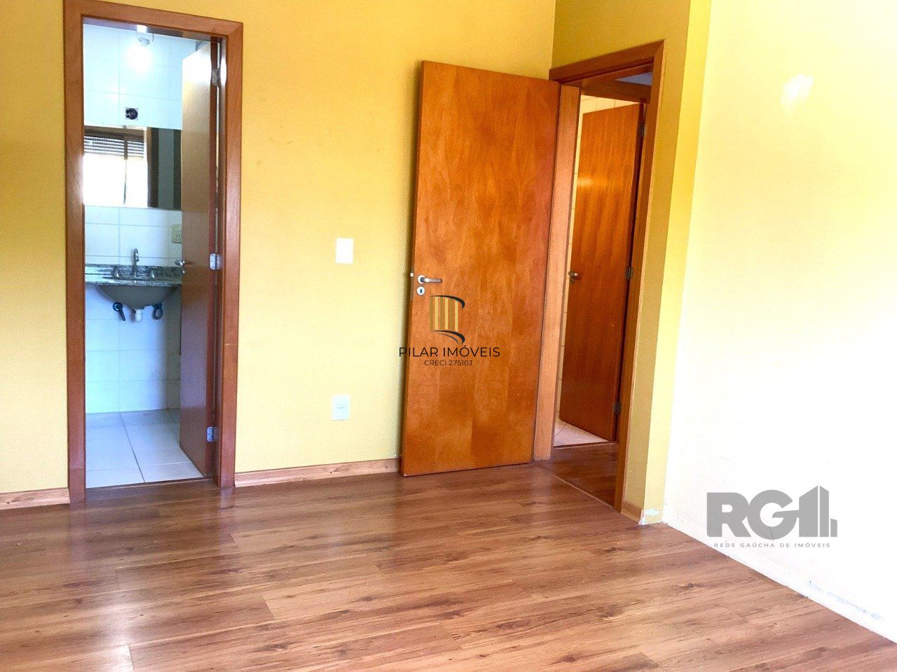 Apartamento 3 dormitórios, sendo 1 suíte, no bairro Cristal, Porto Alegre-RS.