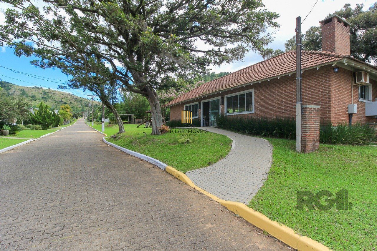 Casa de Condomínio 3 dormitórios no bairro Campo Novo