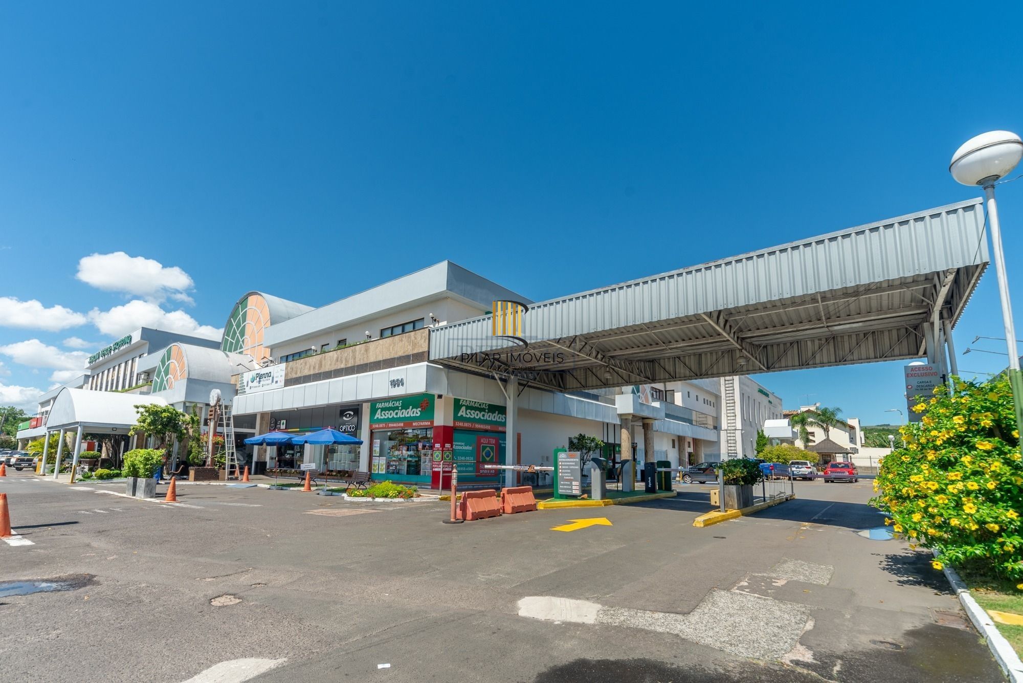 Casa de Condomínio 3 dormitórios no bairro Cavalhada