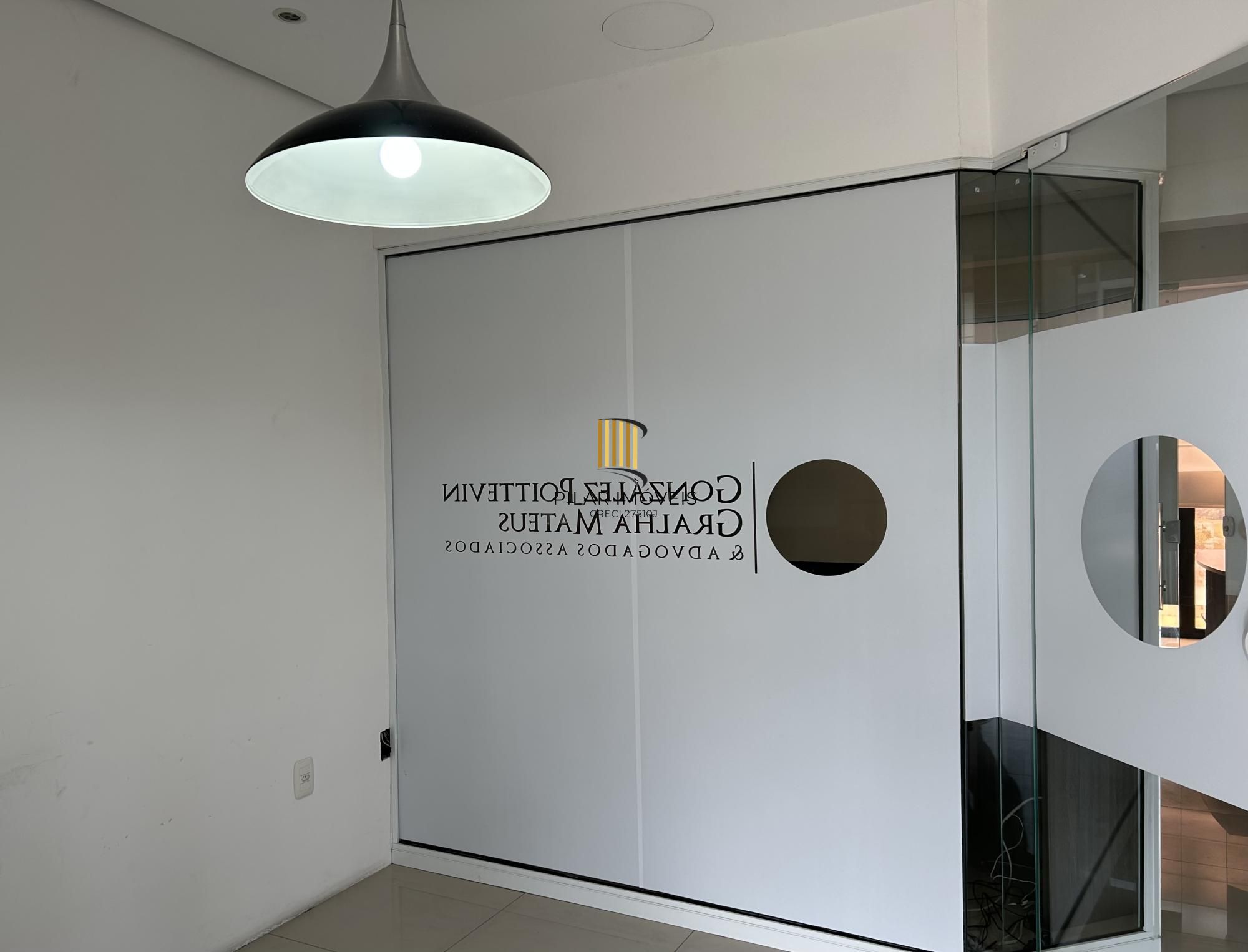Sala Comercial no Menido Deus