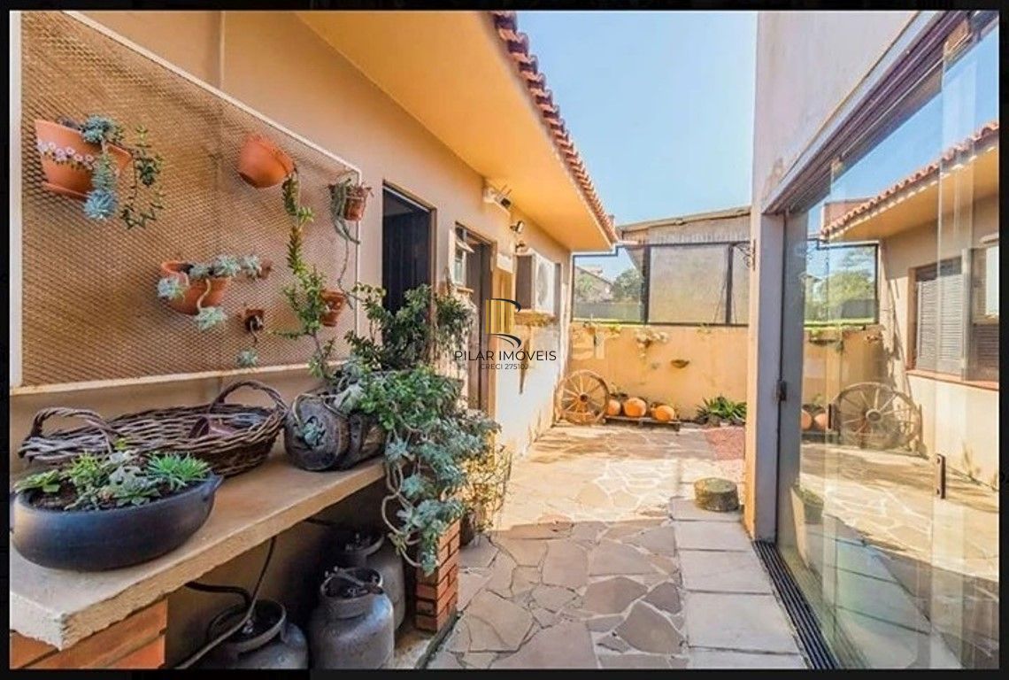 Casa 3 dormitórios no bairro Espírito Santo