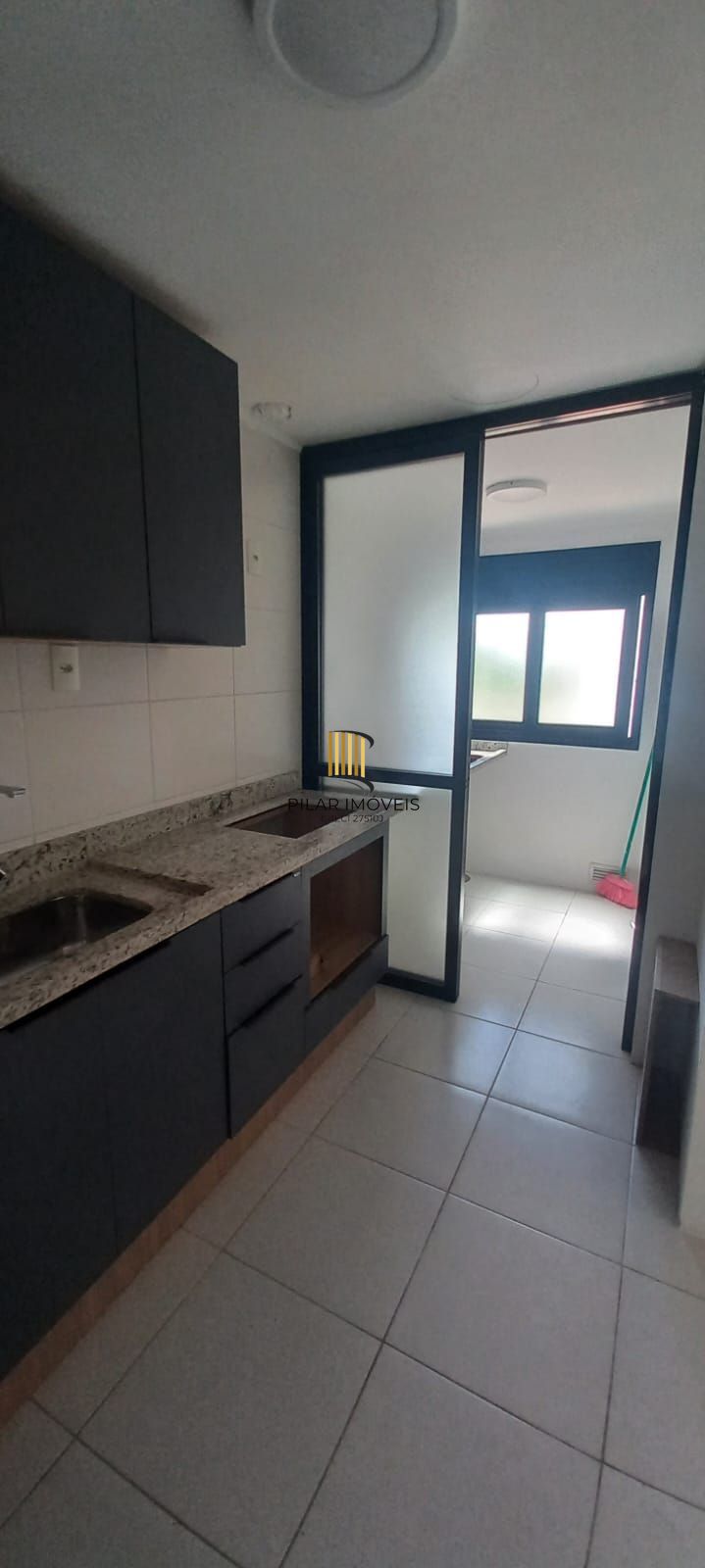APARTAMENTO 02 DORMITÓRIOS , SUÍTE E VAGA COBERTA