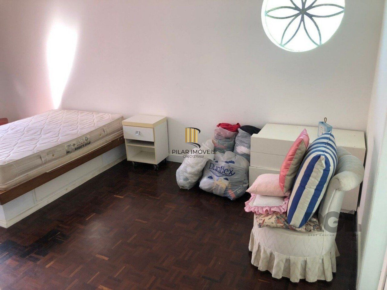 Casa 5 dormitórios no bairro Ipanema