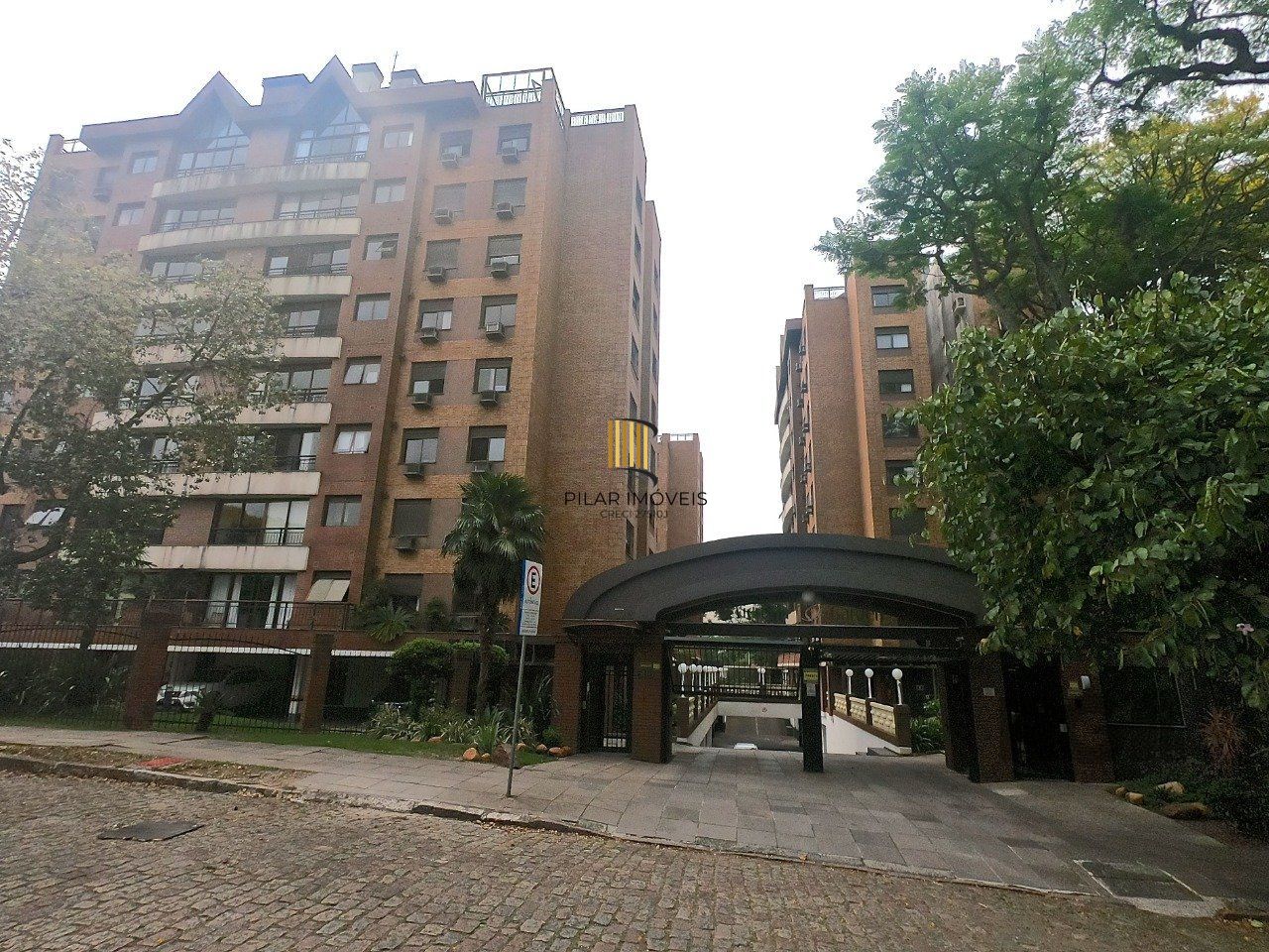 Apartamento 03 dormitórios com suite na Tristeza