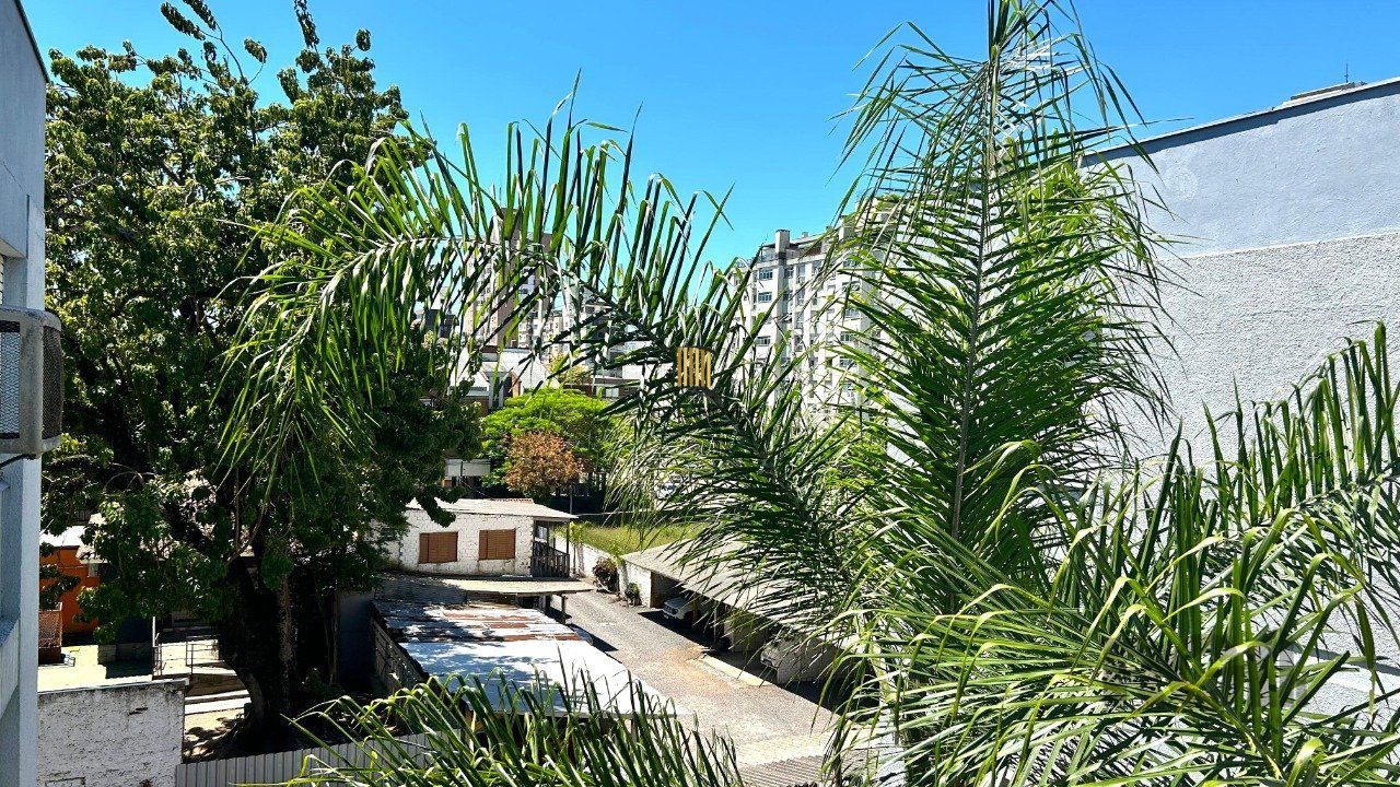 Apartamento 4 dormitórios no bairro Menino Deus