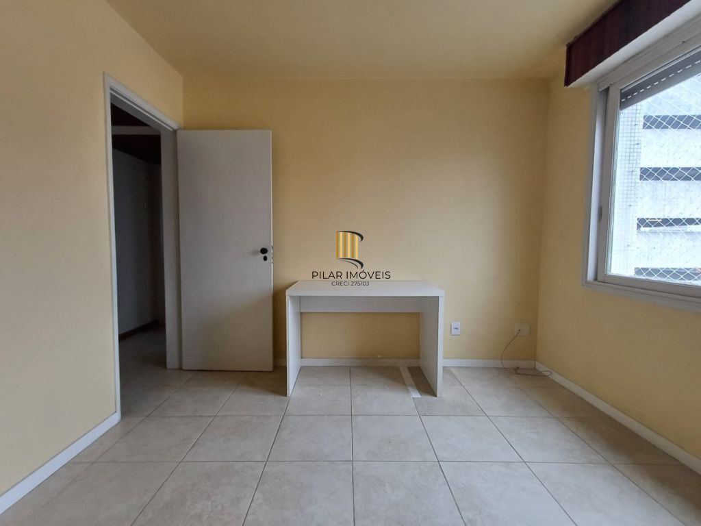 Apartamento a venda no bairro Menino Deus com 2 dormitórios