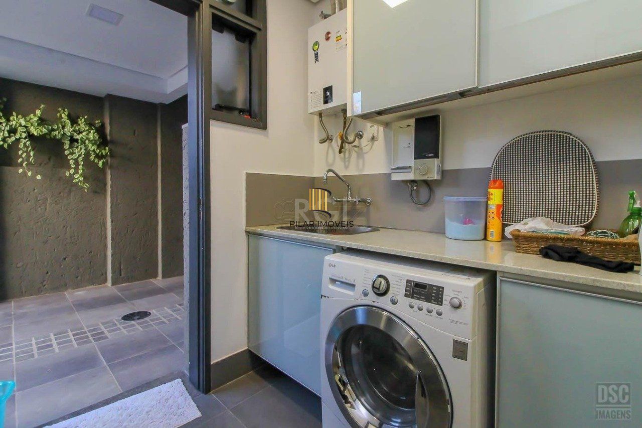 Casa para Venda - 238m², 3 dormitórios, sendo 3 suites, 6 vagas - Três Figueiras