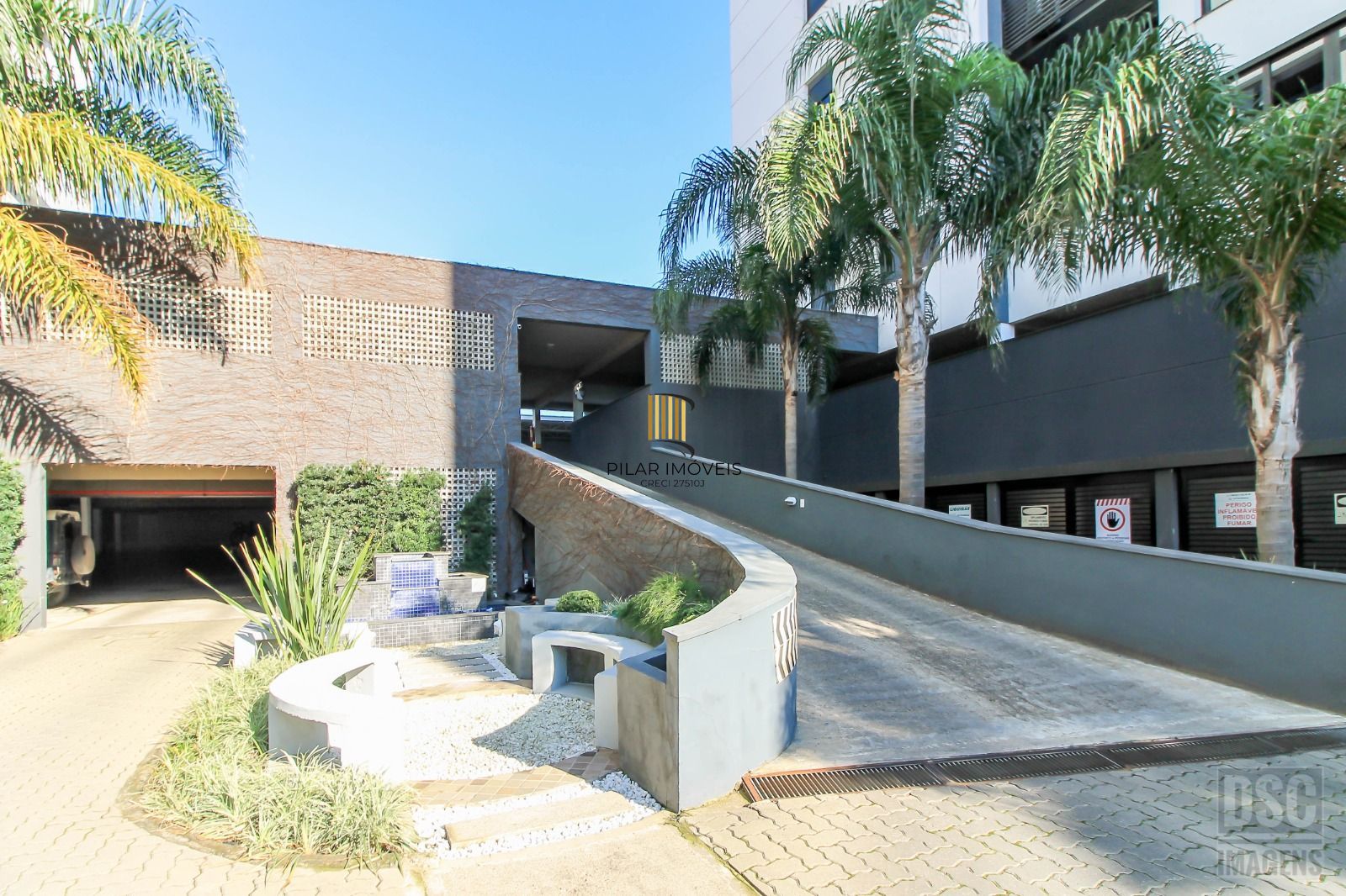 APARTAMENTO 02 DORMITÓRIOS , SUÍTE E VAGA COBERTA