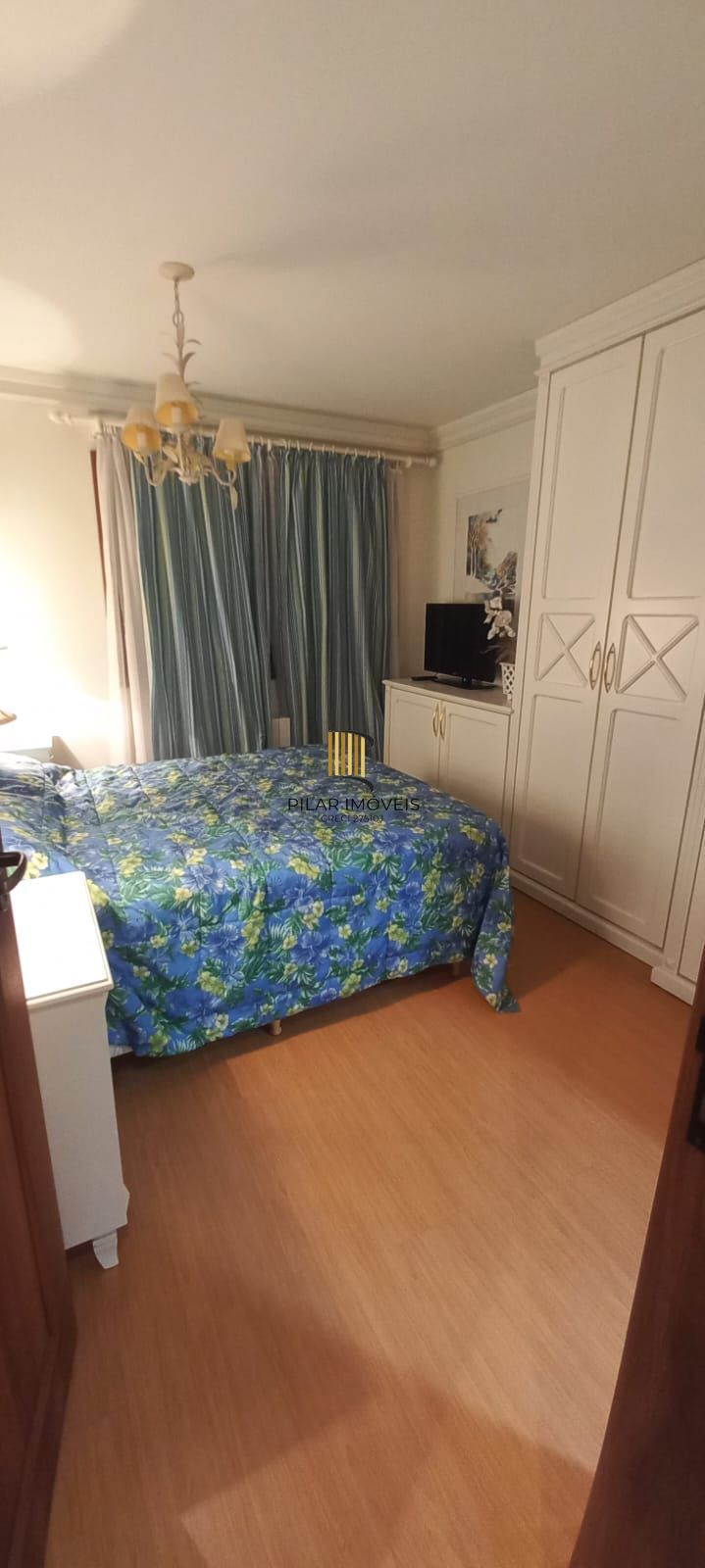 Apartamento a venda em Gramado com 02 dormitórios, suíte, sacada e vaga coberta