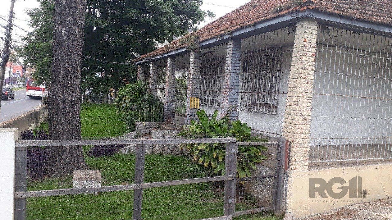 Casa 5 dormitórios no bairro Cavalhada