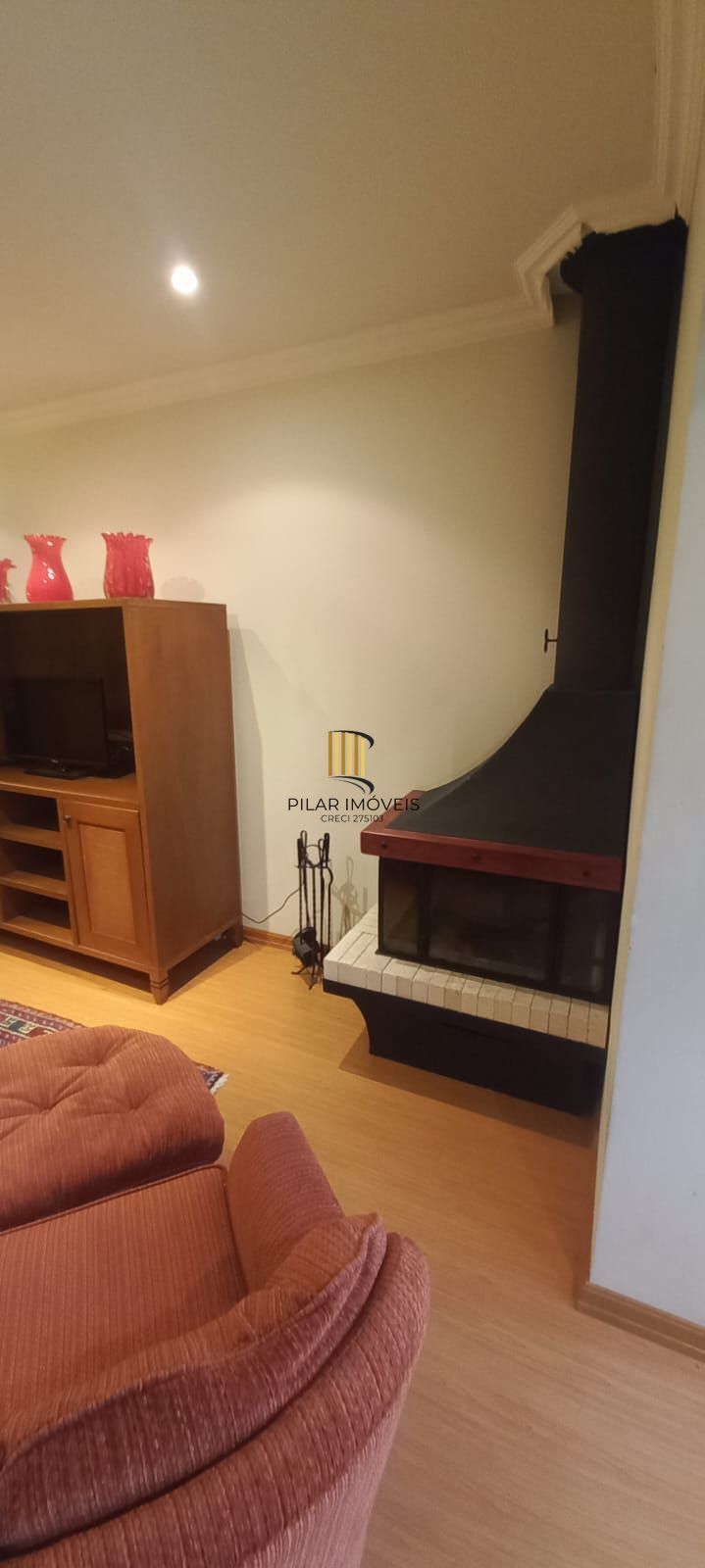 Apartamento a venda em Gramado com 02 dormitórios, suíte, sacada e vaga coberta