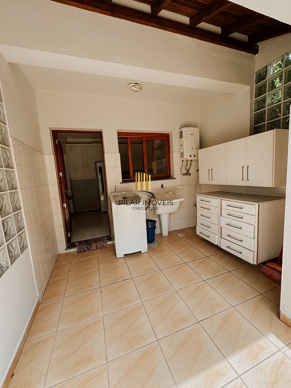 Casa de Condomínio 3 dormitórios no bairro Guarujá