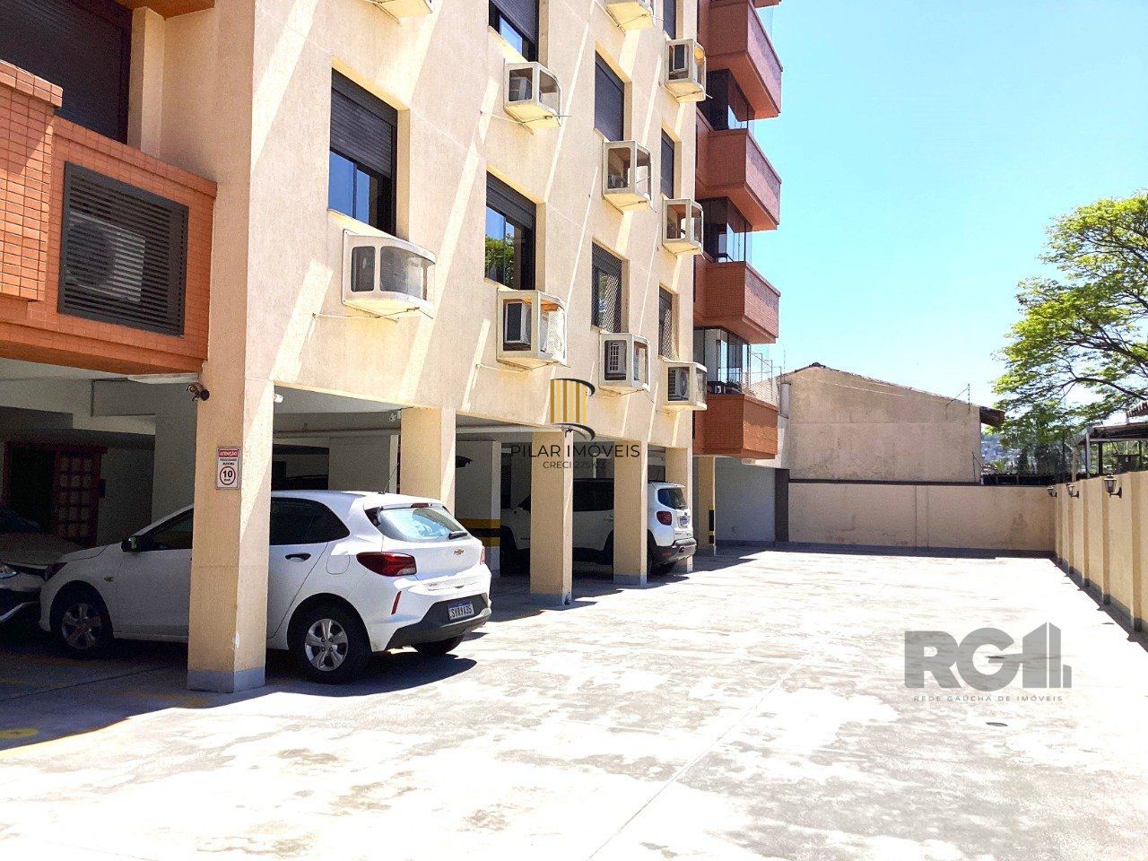 Apartamento 3 dormitórios, sendo 1 suíte, no bairro Cristal, Porto Alegre-RS.
