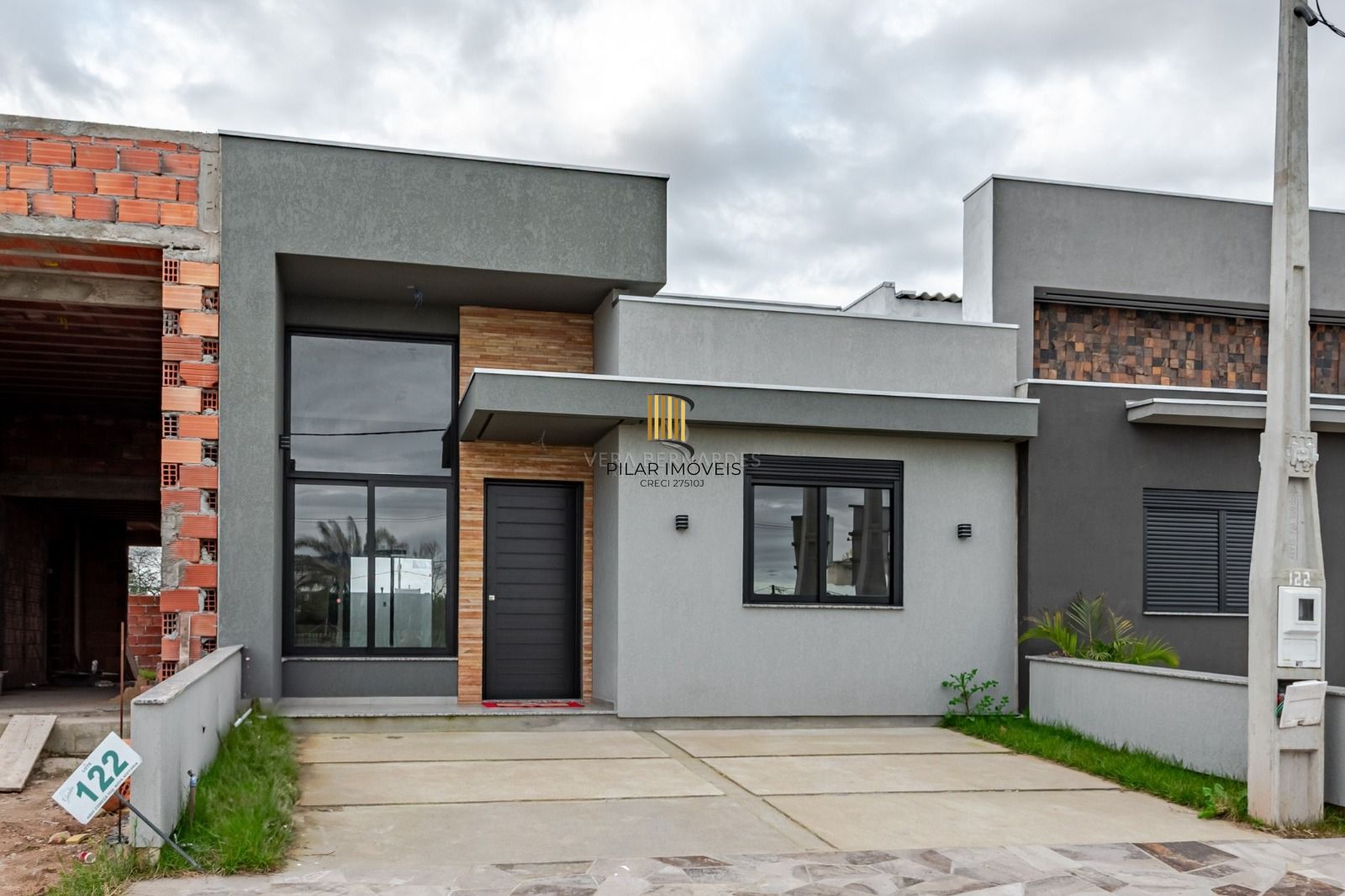 Casa nova em condomínio, infraestrutura completa próxima a comércios na zona sul - Pilar Imóveis