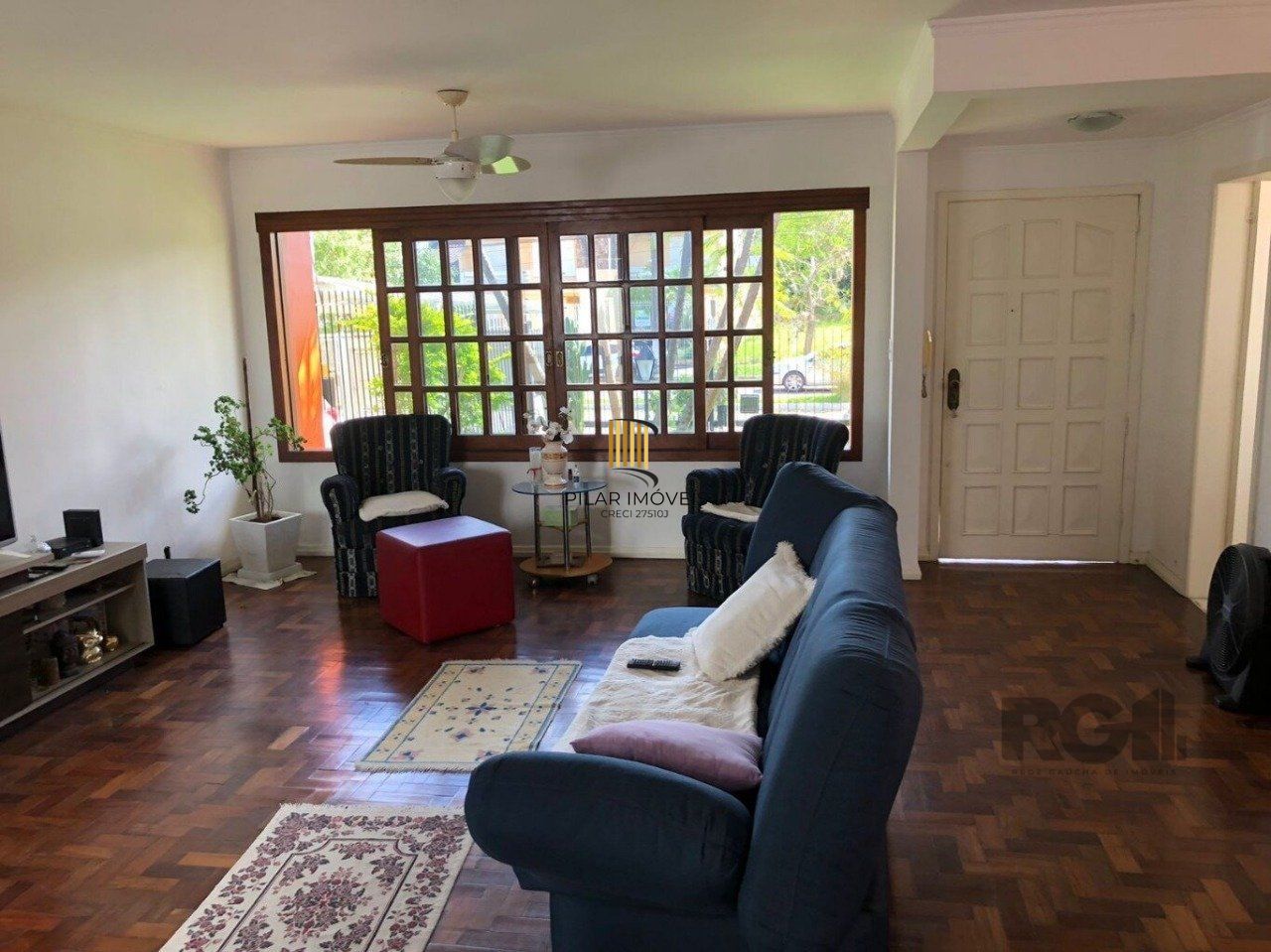 Casa 5 dormitórios no bairro Ipanema