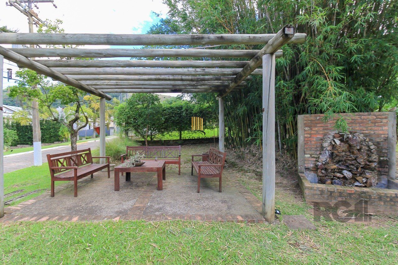 Casa de Condomínio 3 dormitórios no bairro Campo Novo