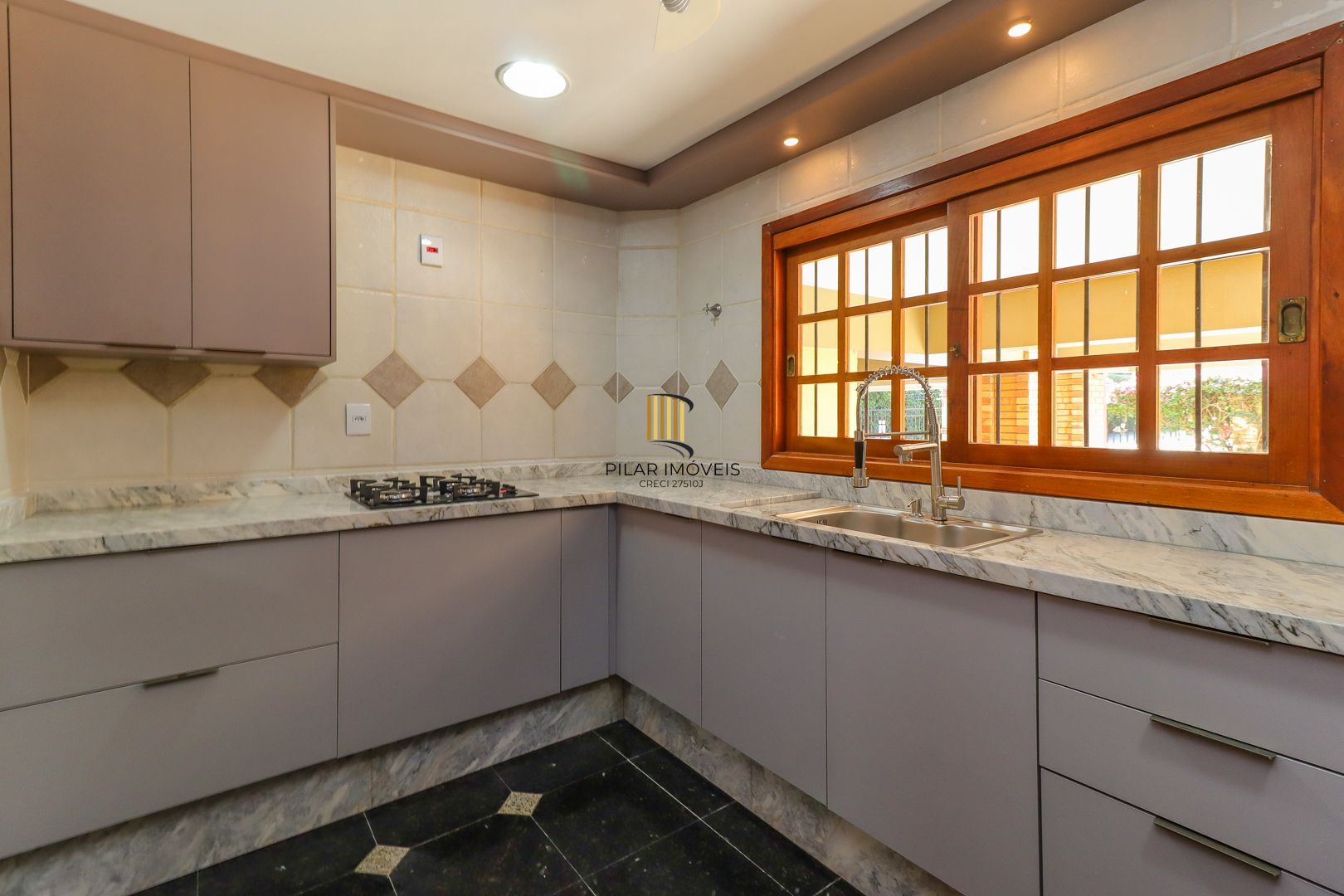 Casa em condomínio 4 dorms a venda na Av. Coronel Marcos,  Pedra Redonda, POA