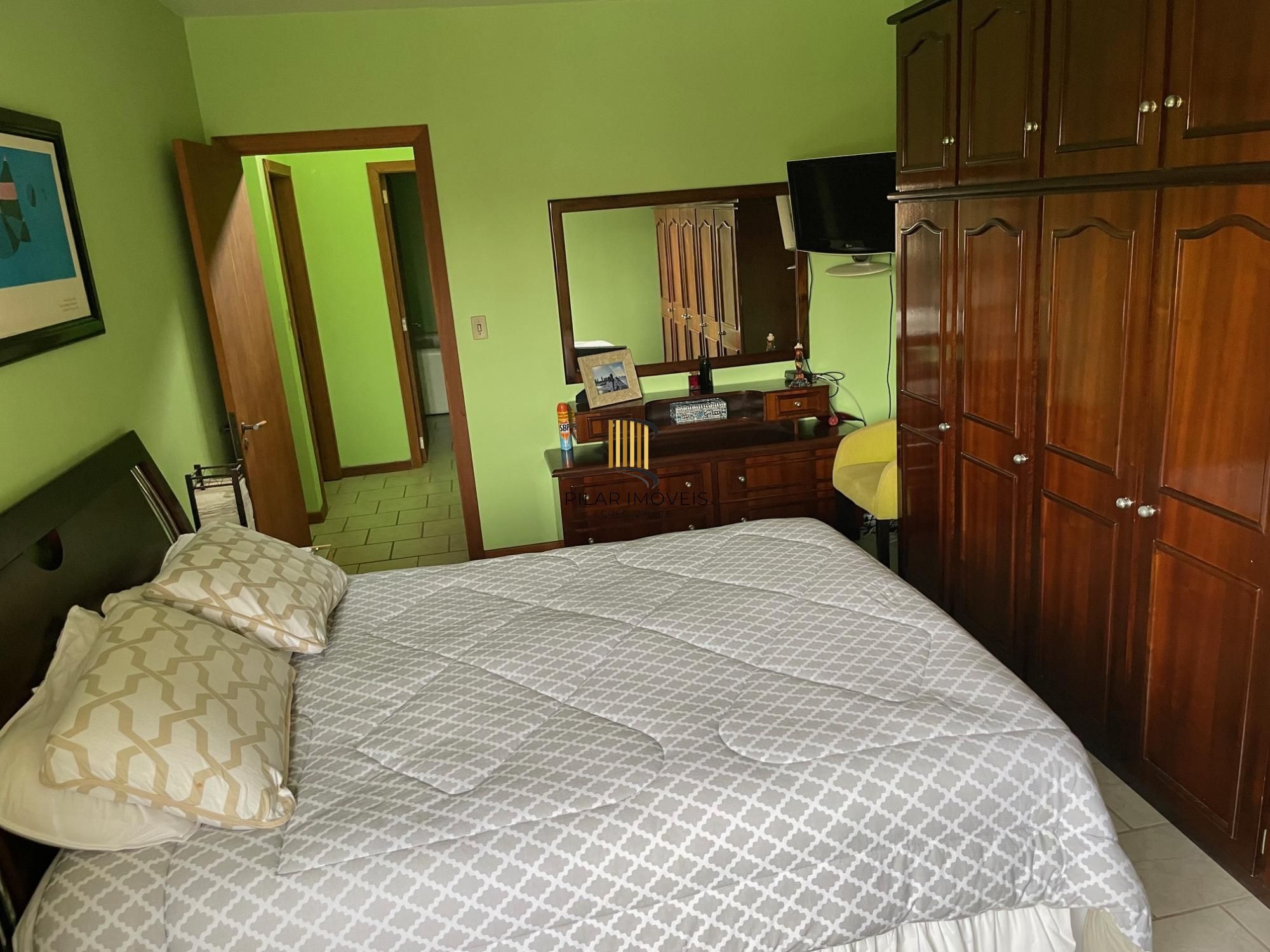 Casa 4 dormitórios no bairro Centro