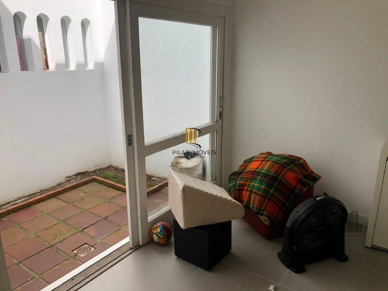 Casa 5 dormitórios no bairro Ipanema