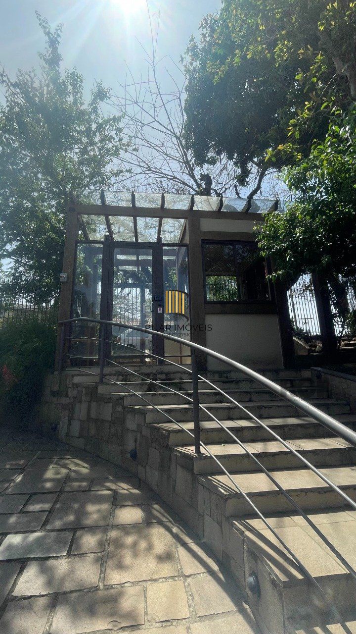 Casa de Condomínio 3 dormitórios no bairro Cristal