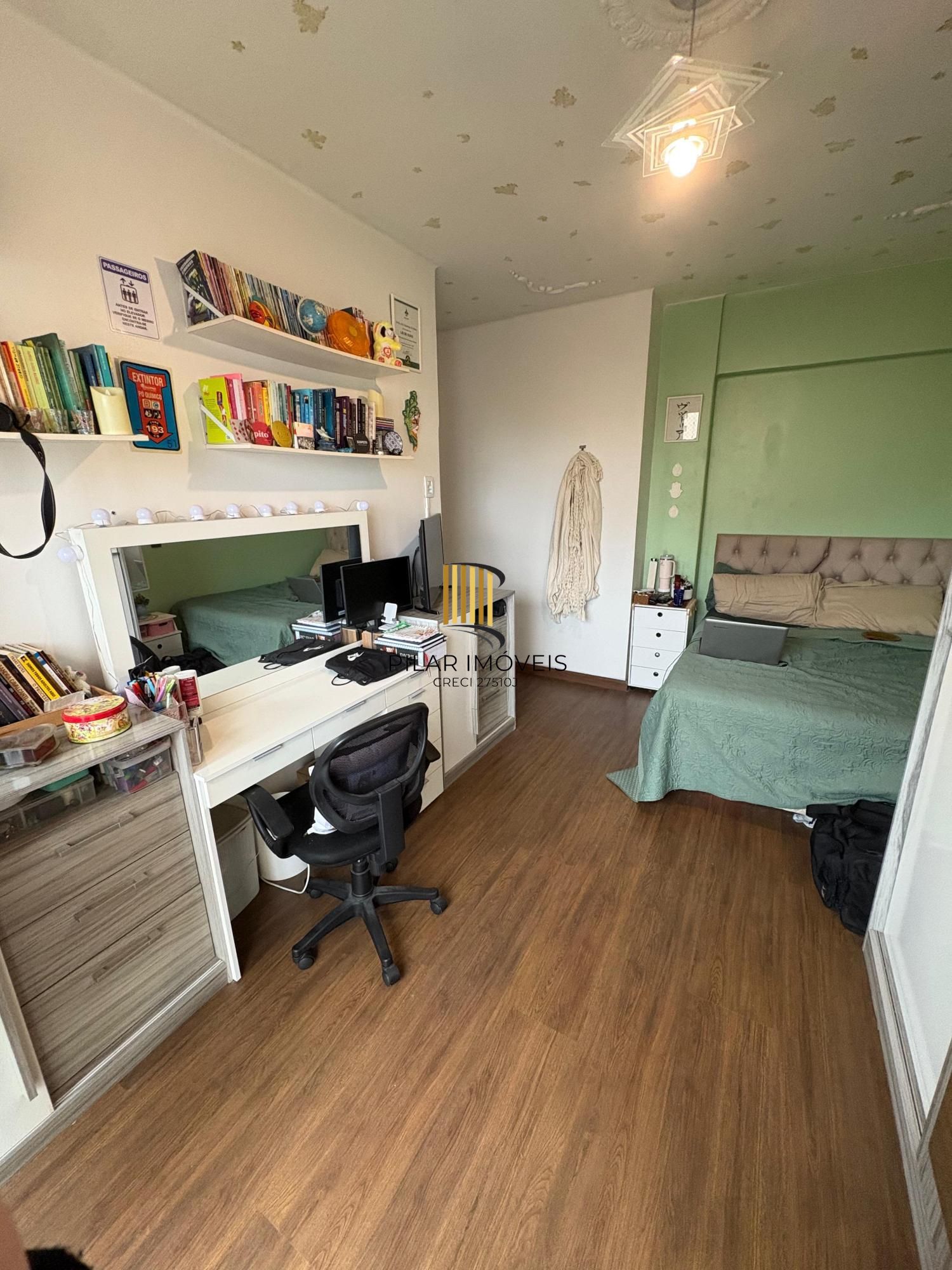 Apartamento com vista para o Guaíba com 4 quartos, portaria e elevador no Centro Histórico