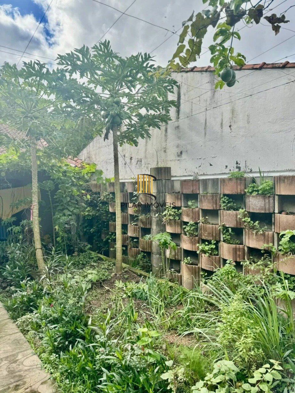 Casa 3 dormitórios no bairro Ipanema