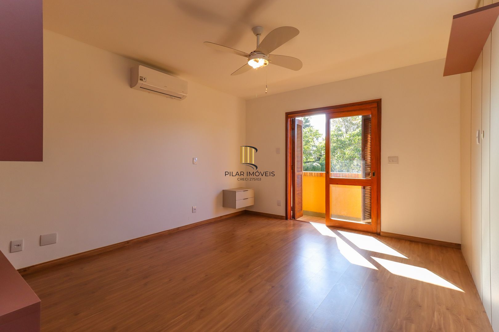 Casa em condomínio 4 dorms a venda na Av. Coronel Marcos,  Pedra Redonda, POA