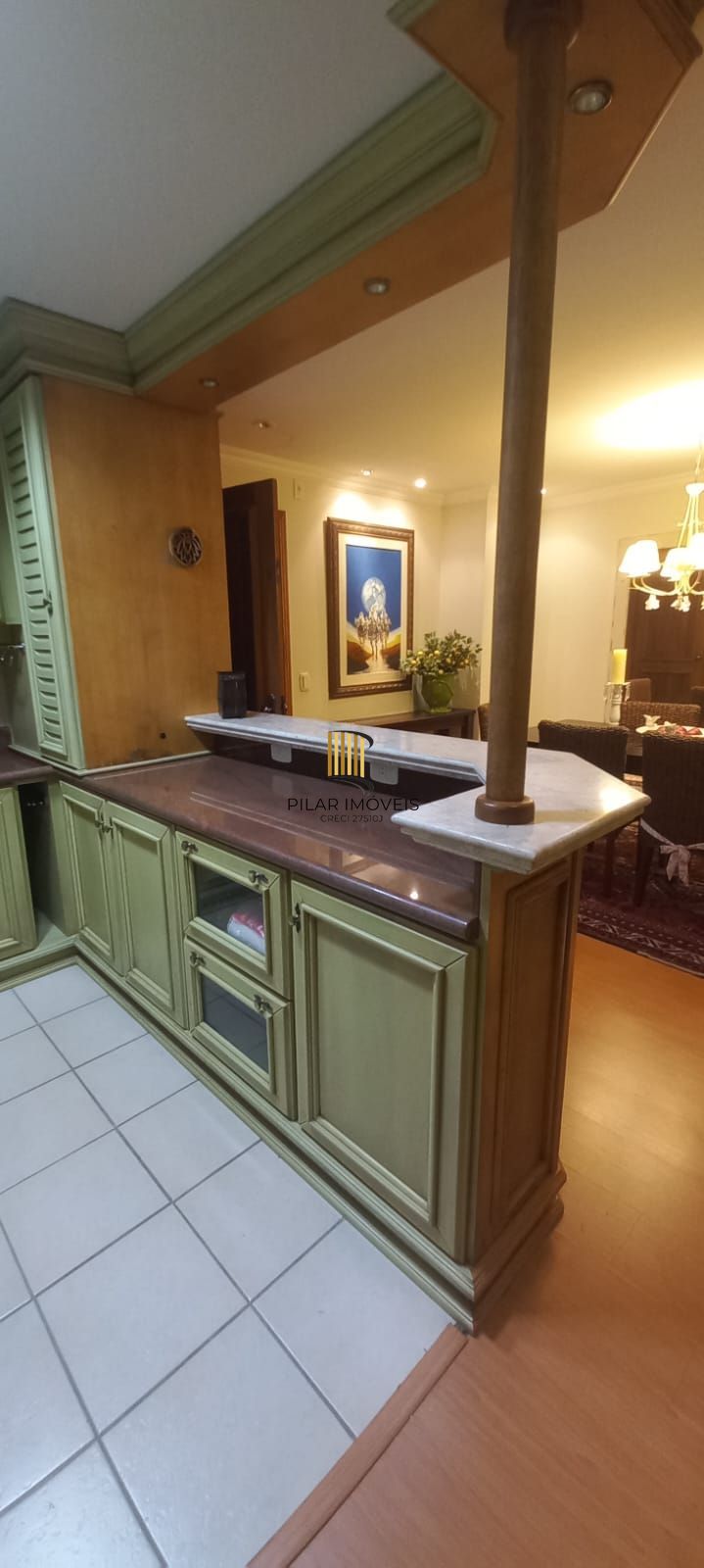 Apartamento a venda em Gramado com 02 dormitórios, suíte, sacada e vaga coberta