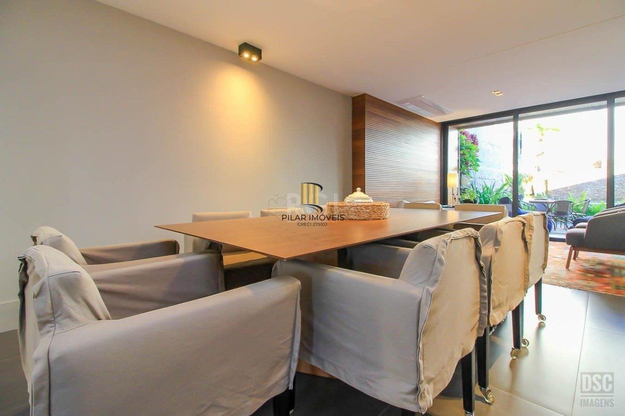 Casa para Venda - 238m², 3 dormitórios, sendo 3 suites, 6 vagas - Três Figueiras