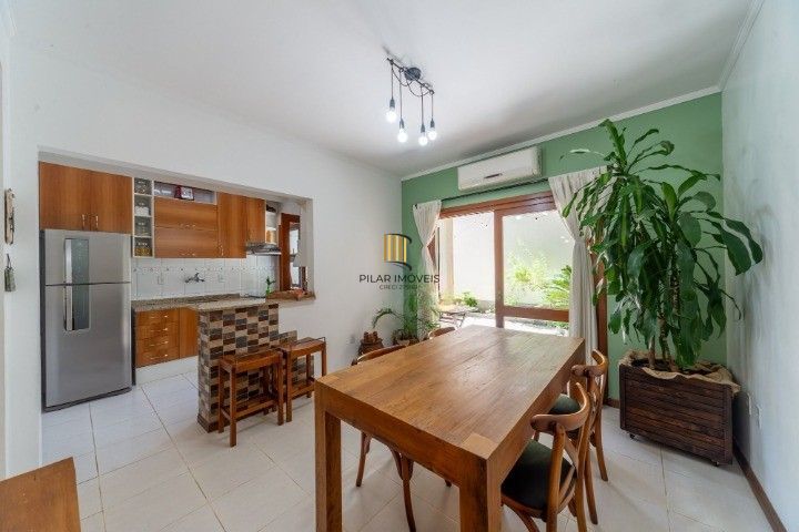 Casa de Condomínio 3 dormitórios no bairro Cavalhada