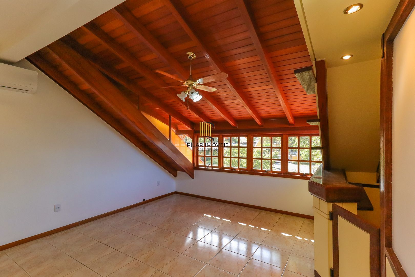 Casa em condomínio 4 dorms a venda na Av. Coronel Marcos,  Pedra Redonda, POA