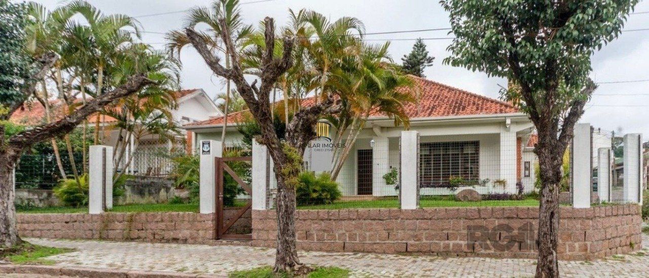 Casa 3 dormitórios no bairro Tristeza