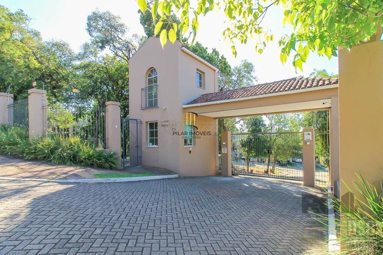 Casa de Condomínio 3 dormitórios no bairro Vila Nova
