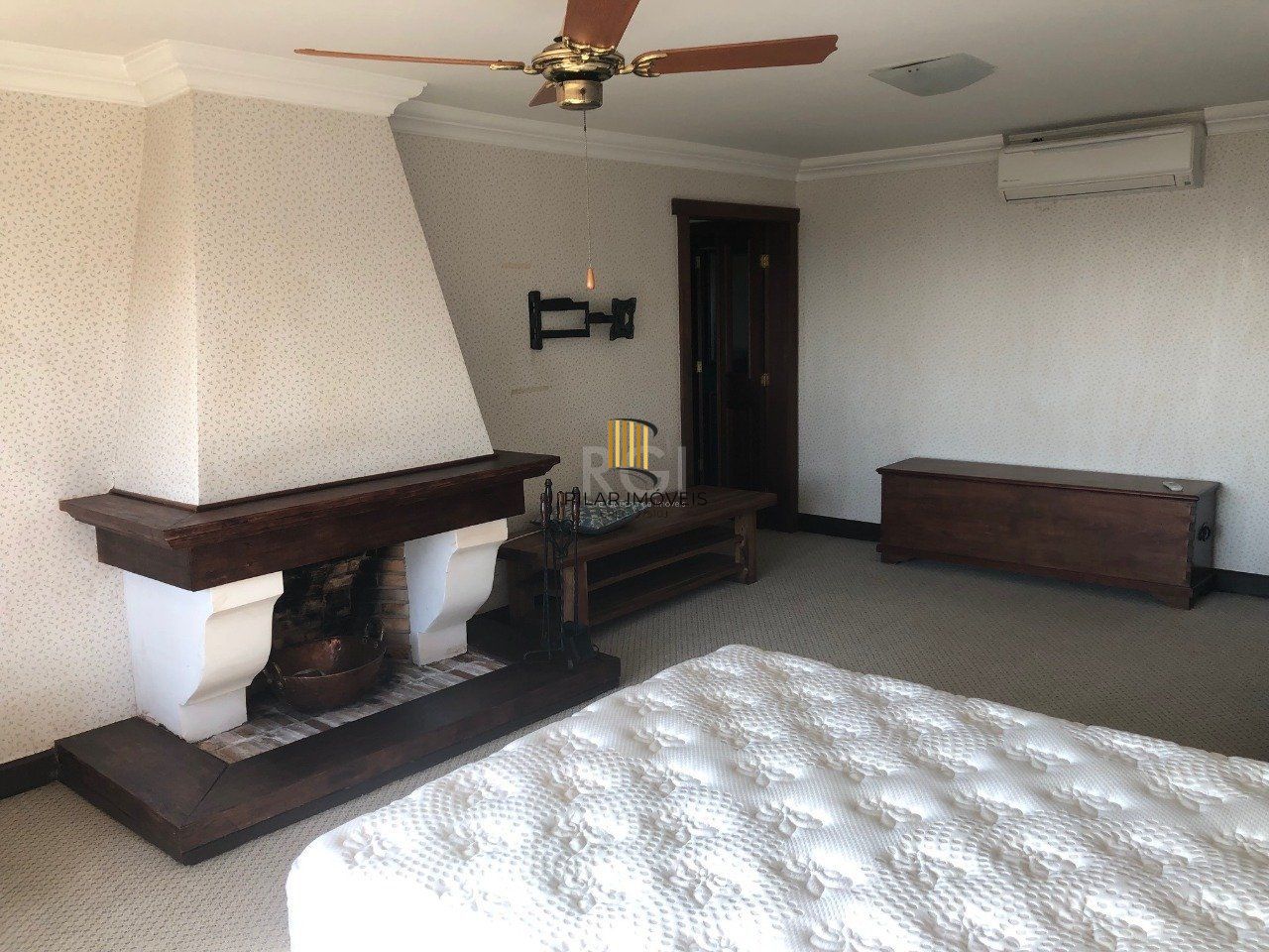 Casa Condominio para Venda - 420m², 3 dormitórios, sendo 3 suites, 2 vagas - Santa Tereza
