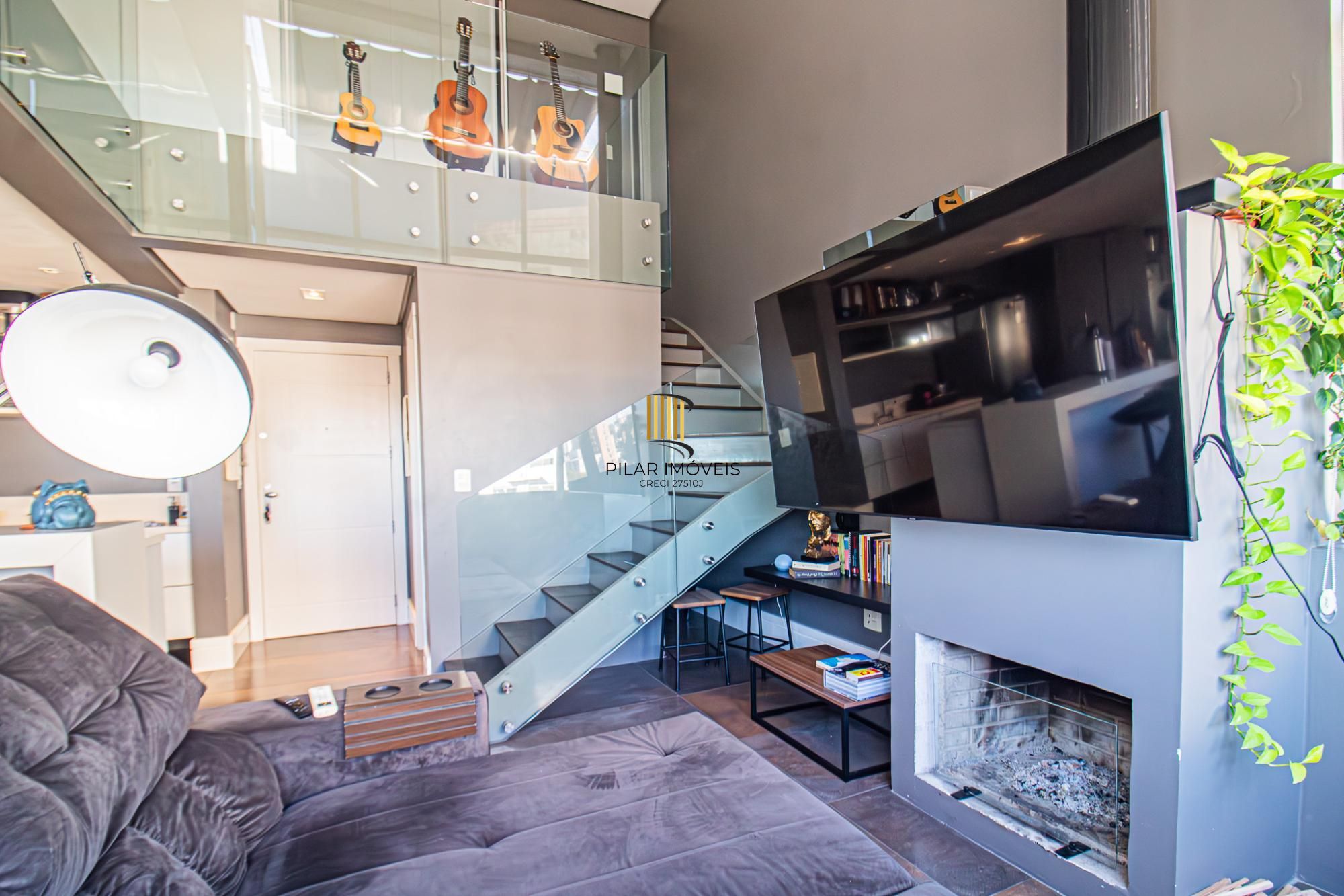 Apartamento Duplex, 1D com lareira no bairro Rio Branco