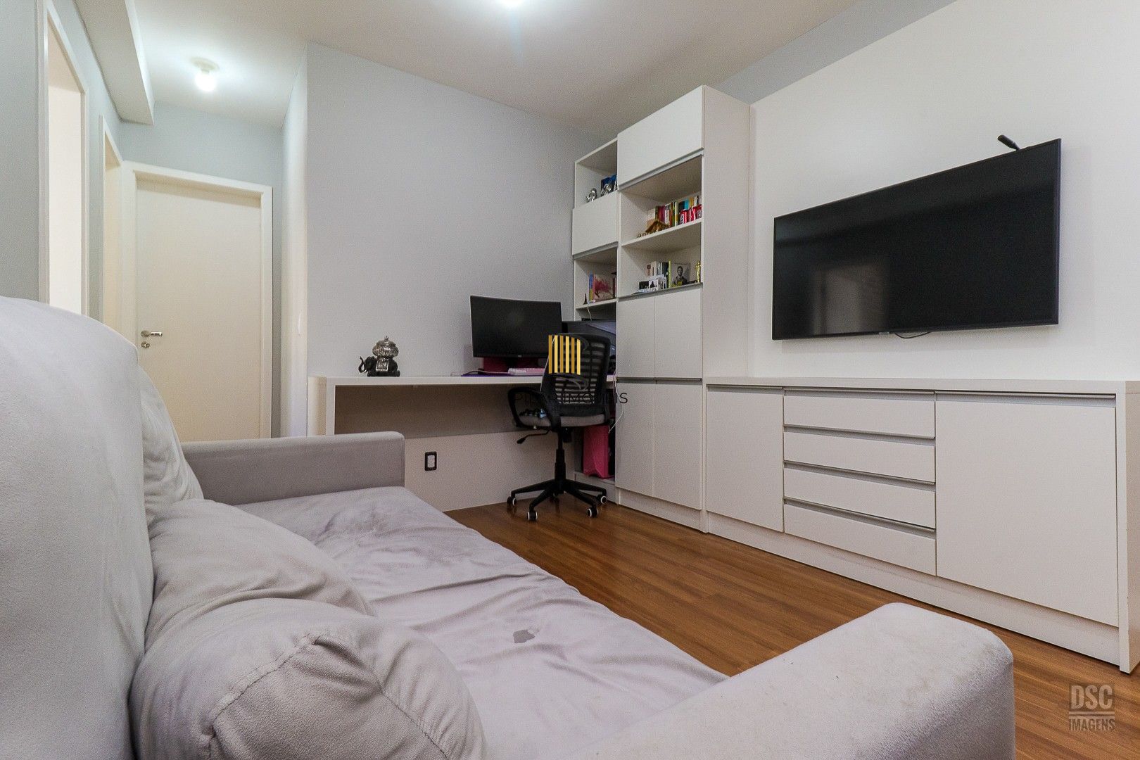 Apartamento aconchegante na Dr. Campos Velho | 2 dormitórios com vaga de garagem