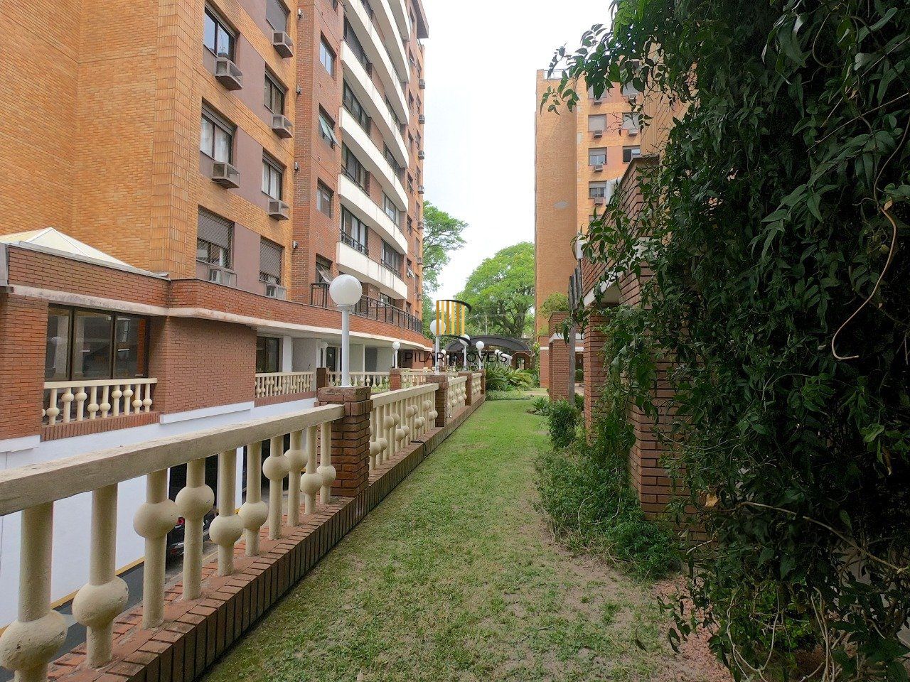 Apartamento 03 dormitórios com suite na Tristeza