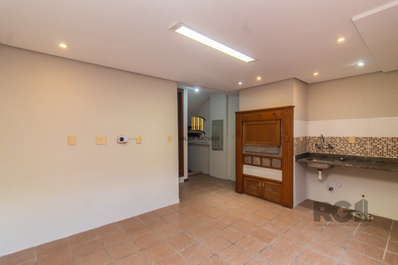 Casa de Condomínio 3 dormitórios no bairro Menino Deus