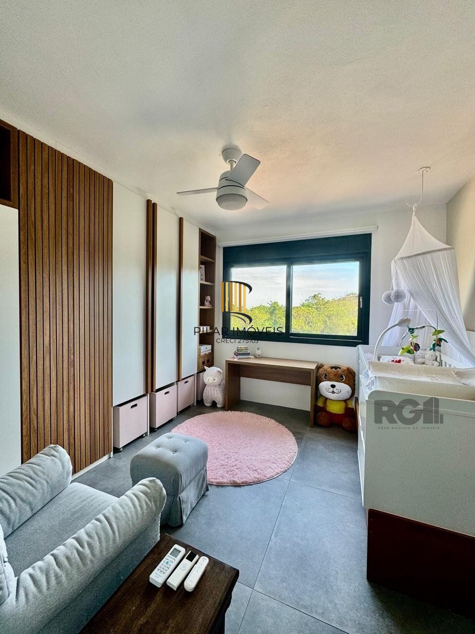 Casa 3 dormitórios no bairro Guarujá