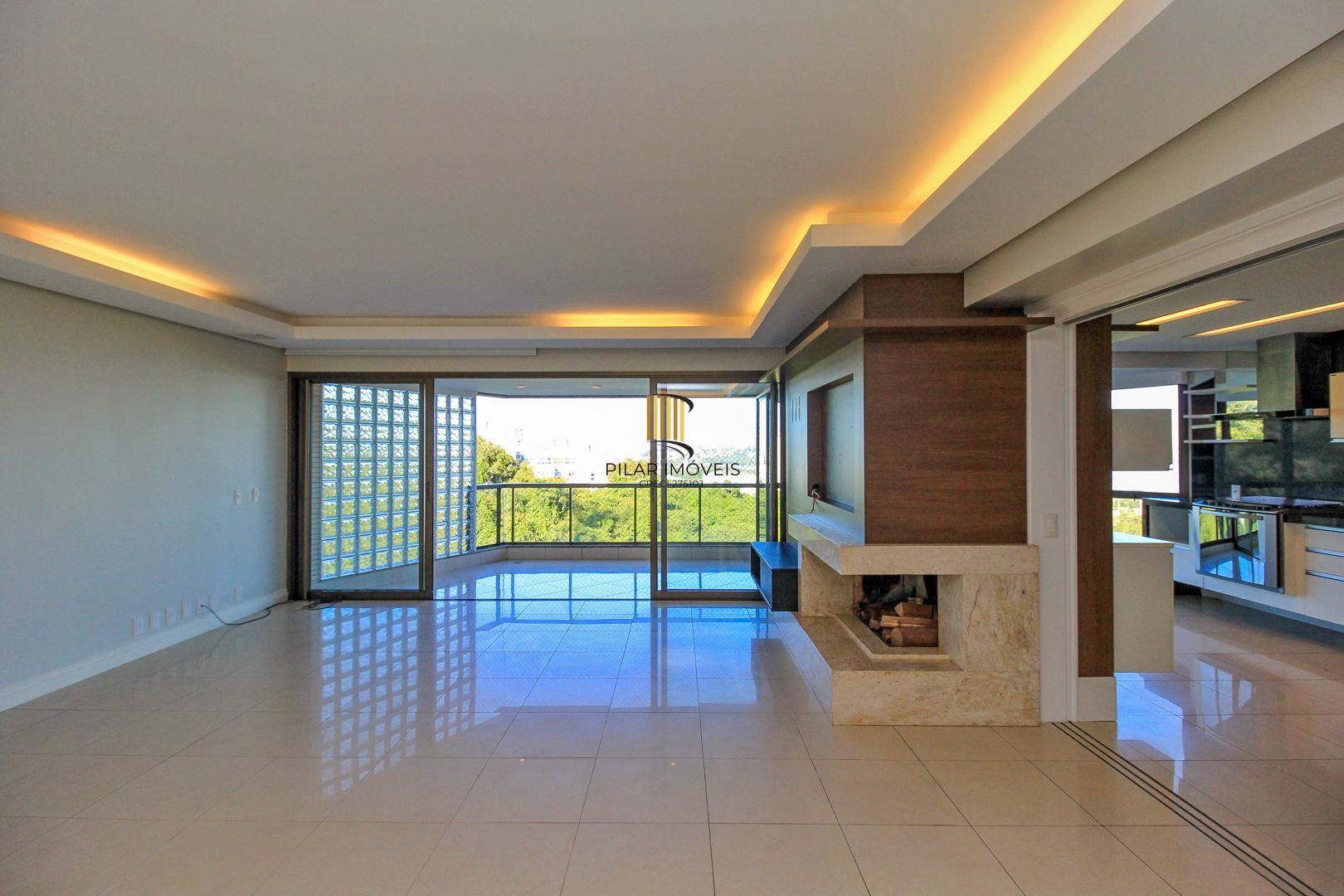 Apartamento alto padrão , 3 suítes, 3 vagas garagem, depósito, bairro Cristal