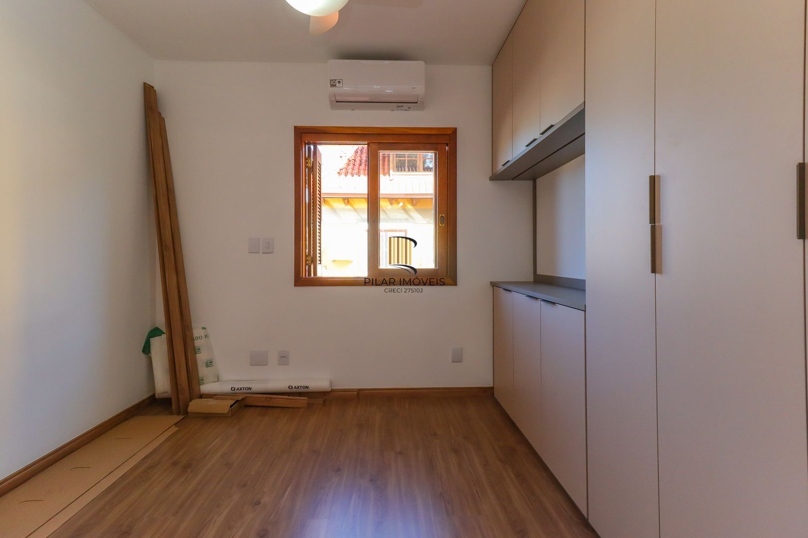 Casa em condomínio 4 dorms a venda na Av. Coronel Marcos,  Pedra Redonda, POA