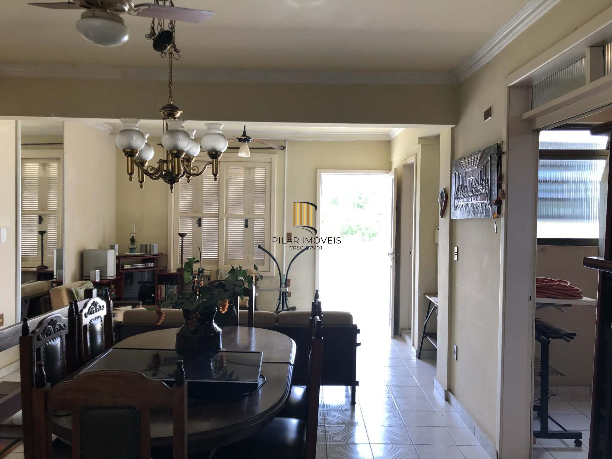 Predio residencial sendo uma cobertura e mais 03 apartamentos