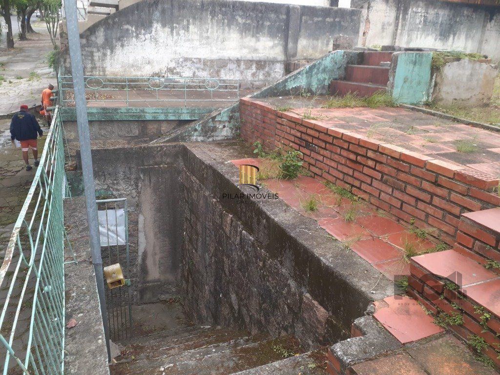 Vendo  terreno  no Bairro Partenon em Porto Alegre.