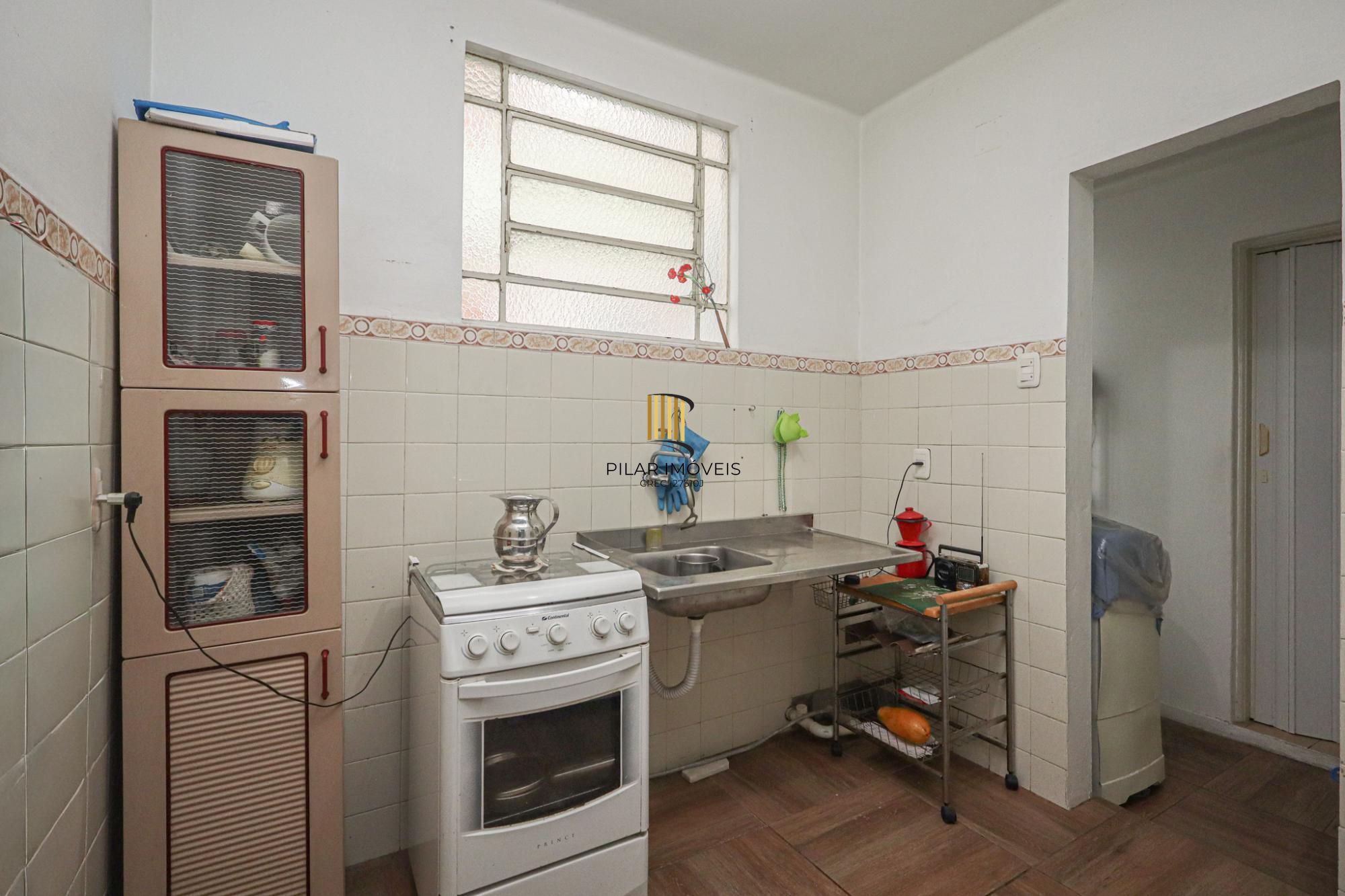 Apartamento 03 dormitórios de frente na Cristóvão Colombo em Porto Alegre