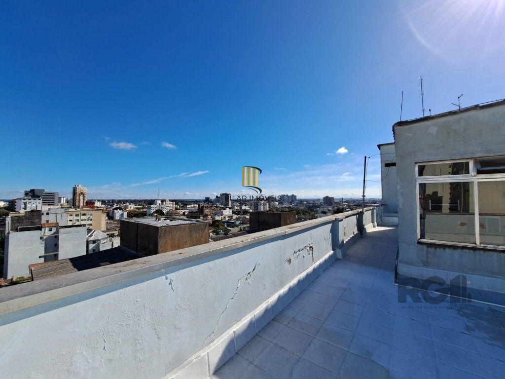 Vendo excelente cobertura com vista cinematografia, no Bairro Floresta.