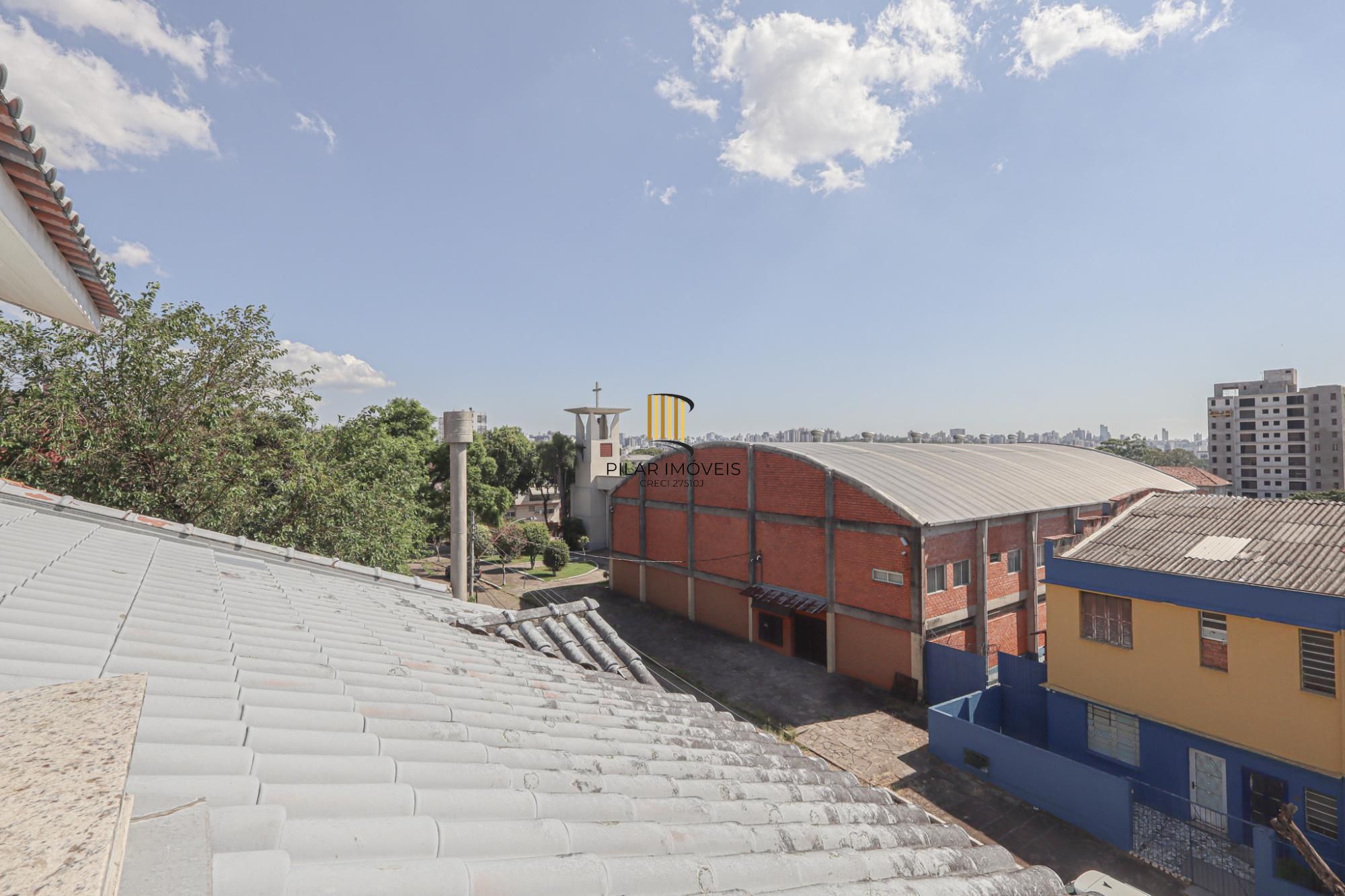Residência de luxo ! Impecável.. 04 dormitórios , piscina / estuda dação