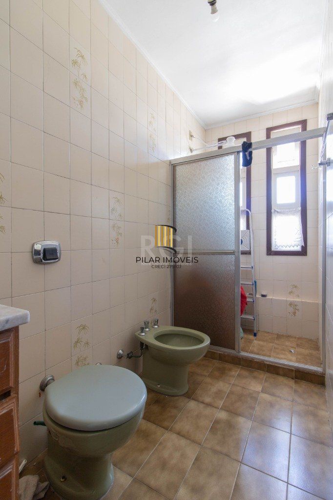 Sobrado para Venda - 139.18m², 3 dormitórios, sendo 1 suites, 4 vagas - Cristo Redentor