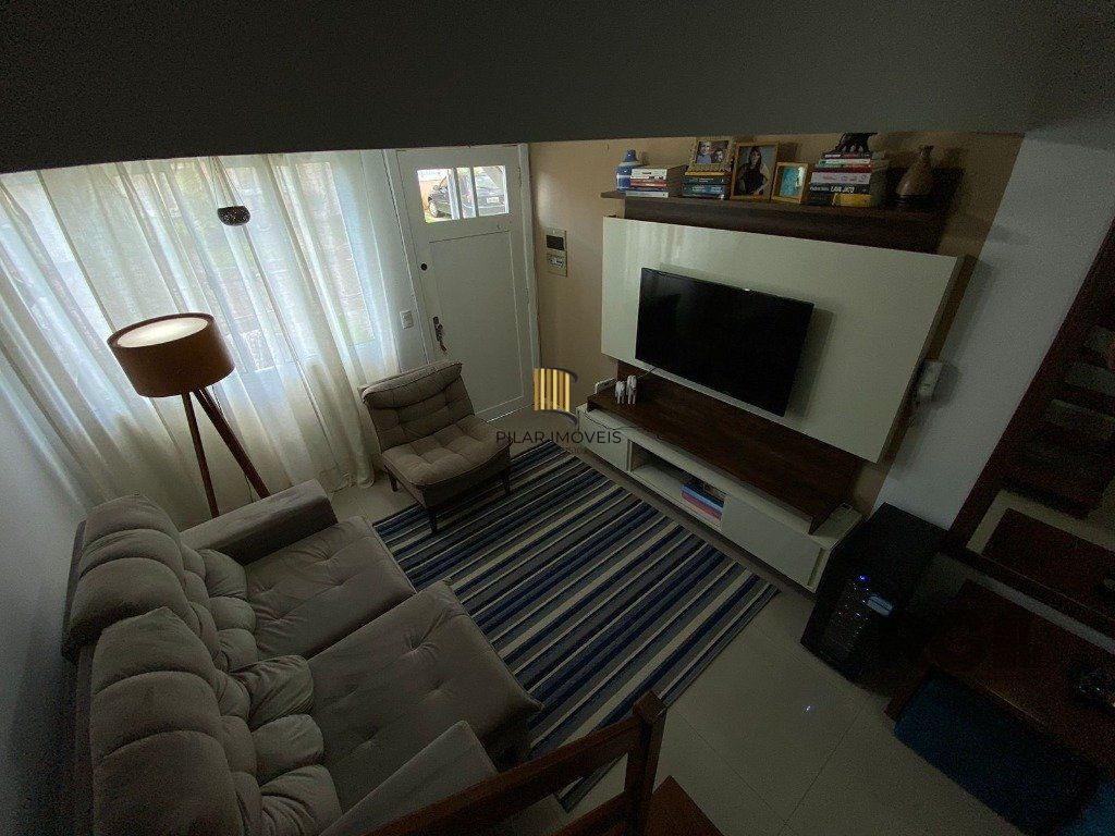 Vendo Casa em Condomínio Com Infra no Bairro Sarandi em Porto Alegre.